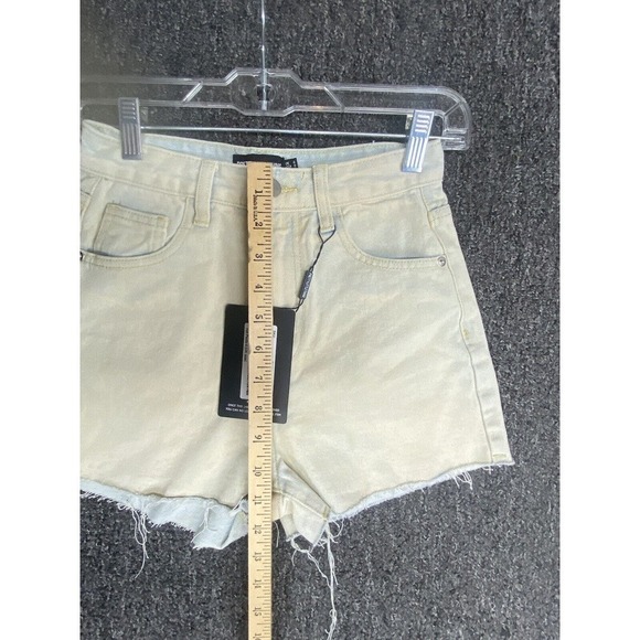 Pretty Little Thing Bleach Wash Raw Hem Denim Hot Pants Size 0 - Picture 5 of 5